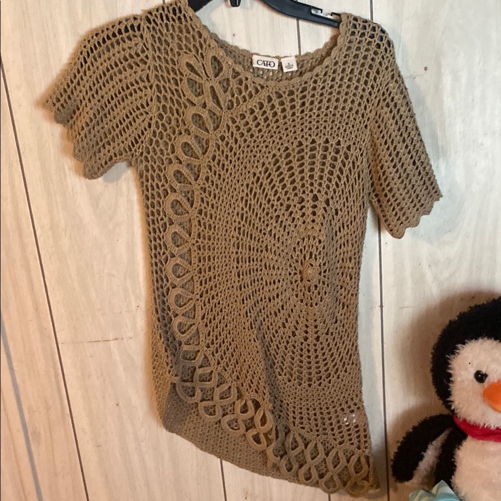 Crochet Short Sleeve Top in Olive/tan